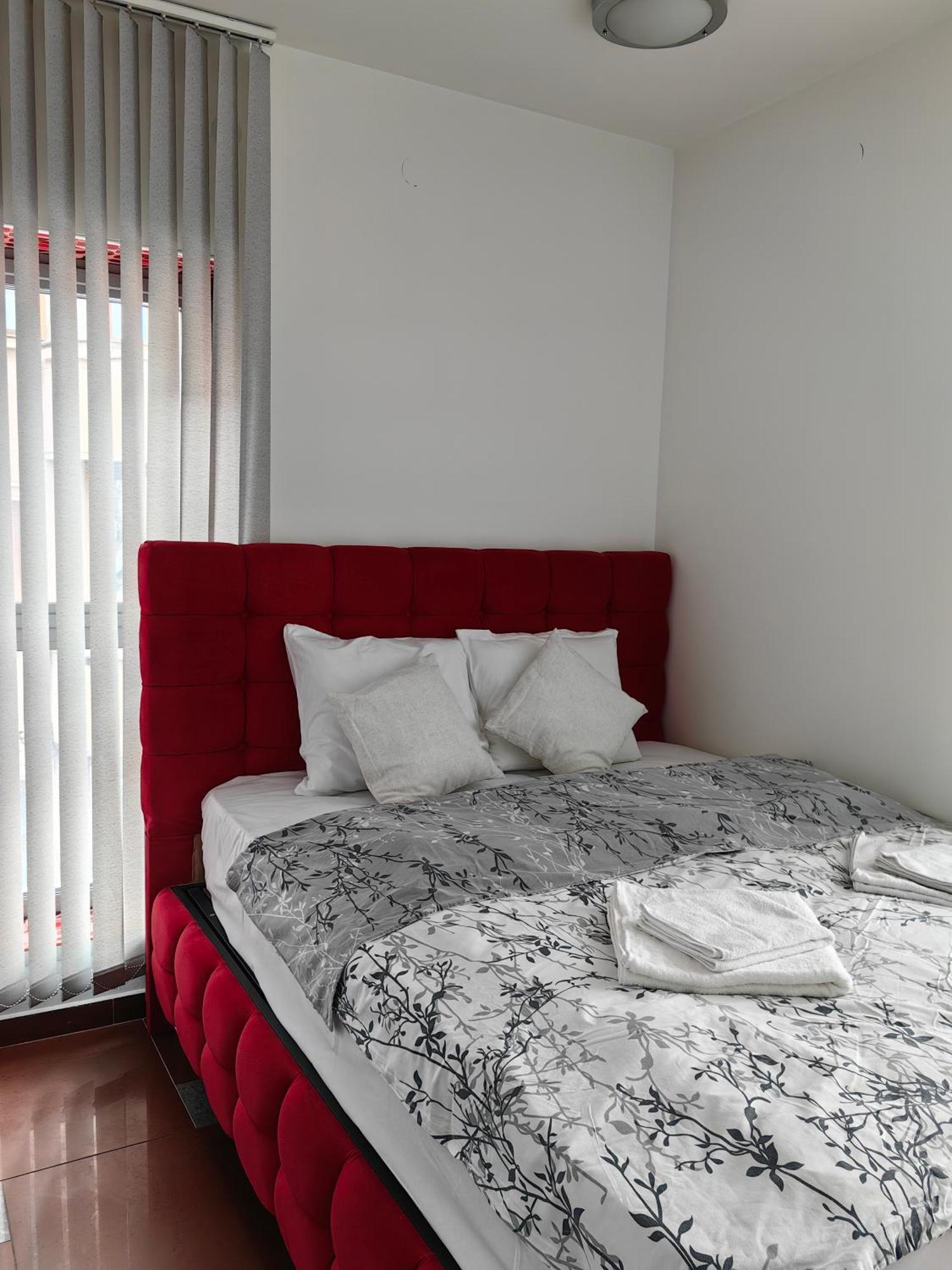 2 Bedrooms Apartment. プロヴディフ エクステリア 写真